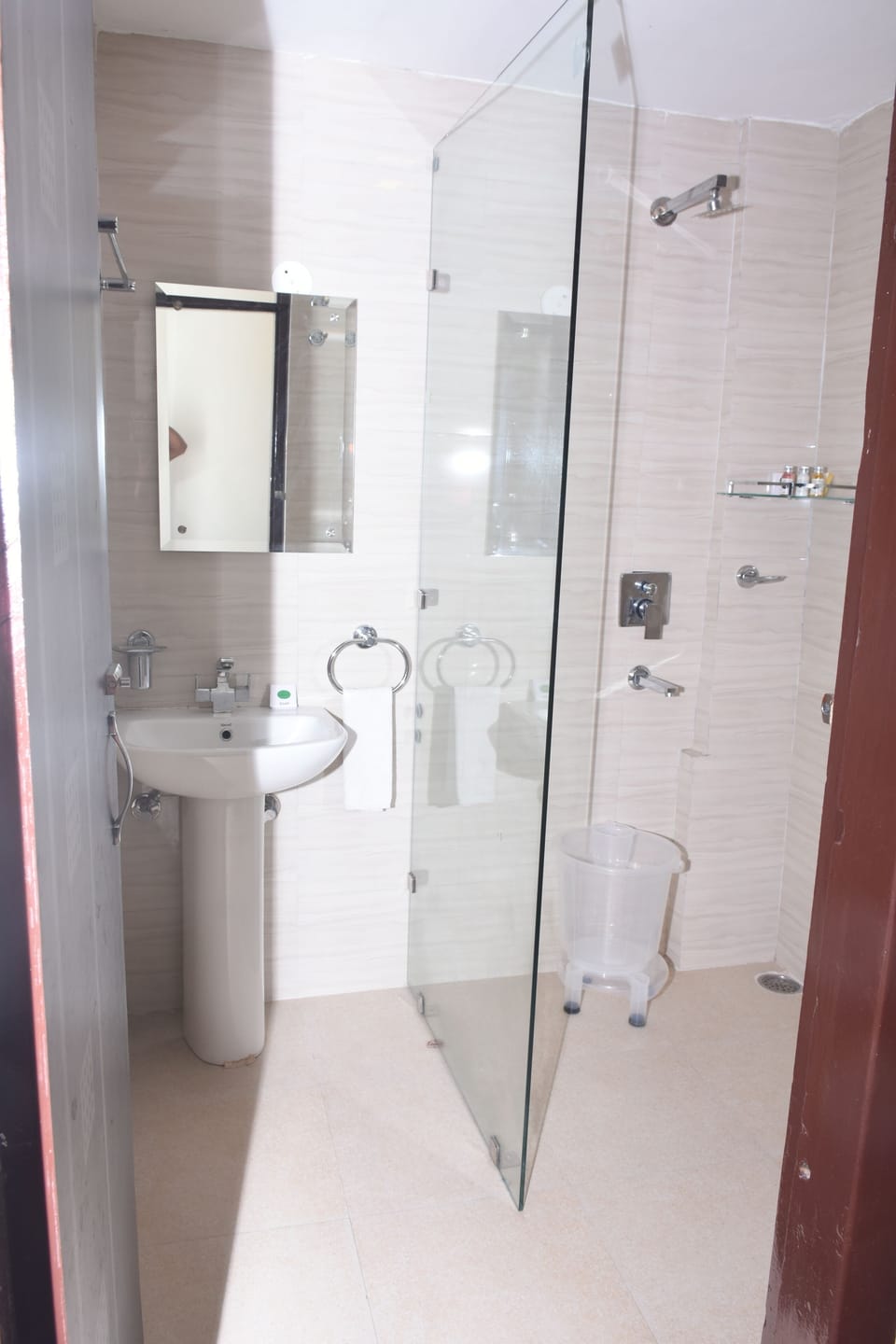 Deluxe Double Room, Balcony, Valley View | Bathroom | Shower, free toiletries, hair dryer, bathrobes