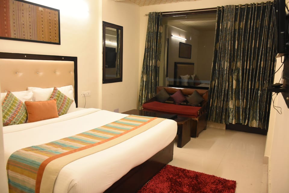 Superior Double Room, Balcony, Valley View | Iron/ironing board, free WiFi, bed sheets