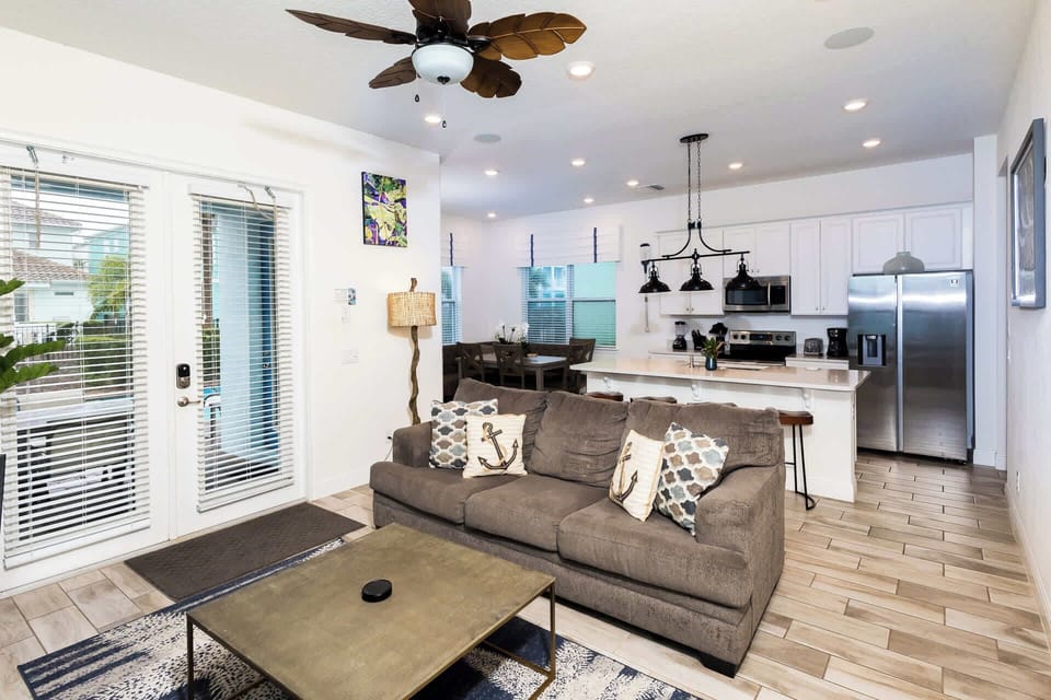 House, Multiple Beds, Pool Access, Pool View (Trade Winds Life) | Living area | 40-inch TV with digital channels