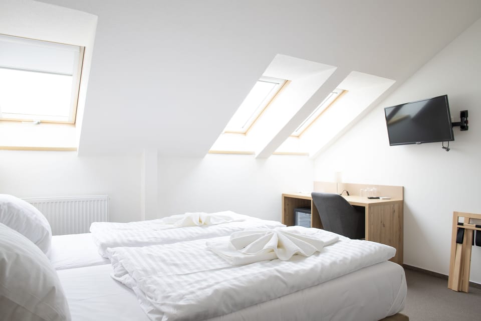 Standard Quadruple Room, 2 Bedrooms | Free cribs/infant beds, free WiFi, bed sheets
