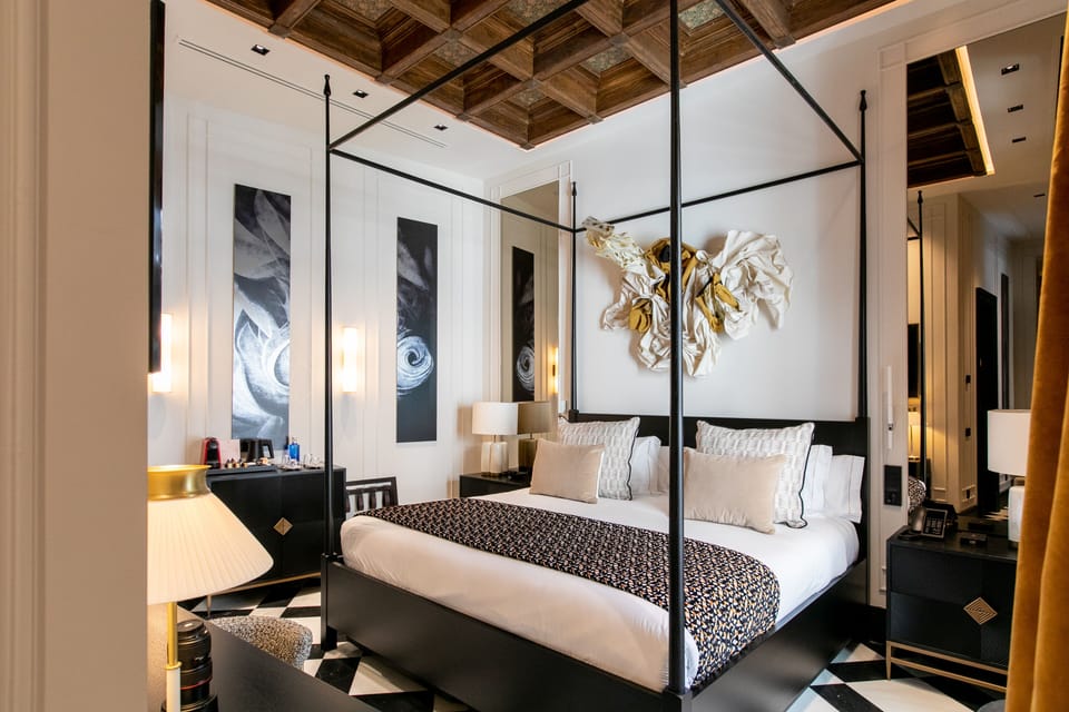 Deluxe Double or Twin Room, 1 Bedroom | Premium bedding, down comforters, pillowtop beds, minibar