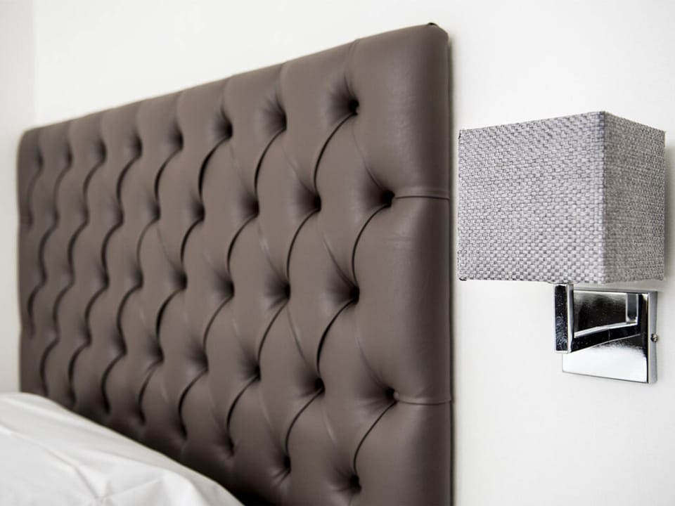 Classic Single Room | Minibar, in-room safe, individually decorated, desk