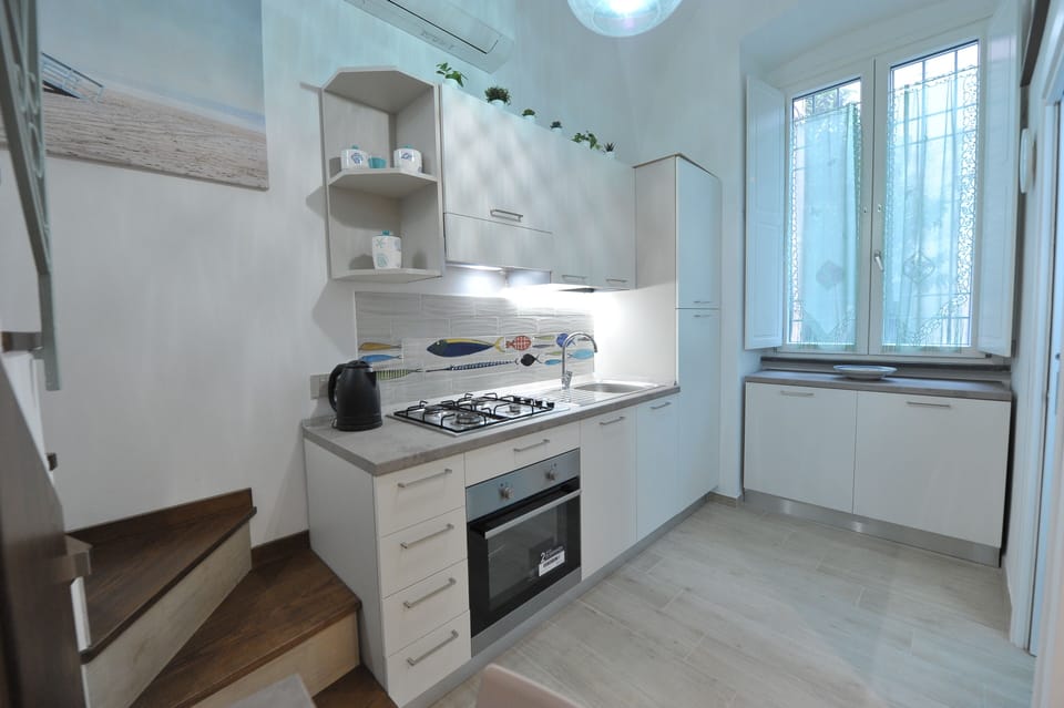 Comfort Studio | Private kitchen | Full-size fridge, microwave, stovetop, espresso maker