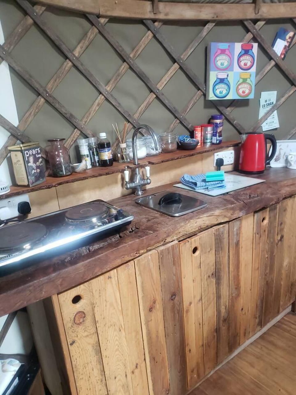 Cabin | Private kitchen | Fridge, stovetop, electric kettle, cookware/dishes/utensils