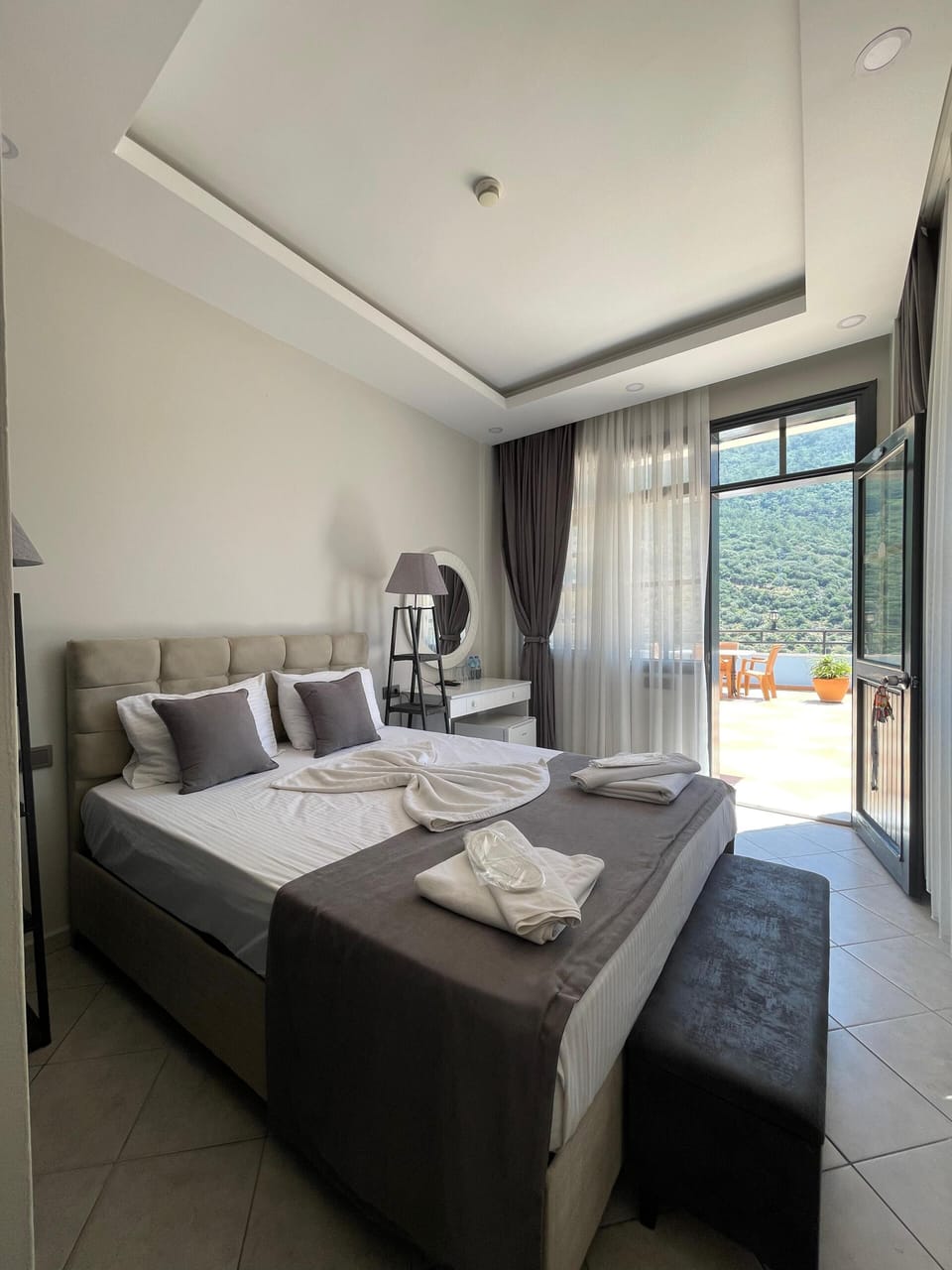 Standard Double or Twin Room, Sea View | Premium bedding, minibar, free WiFi, bed sheets
