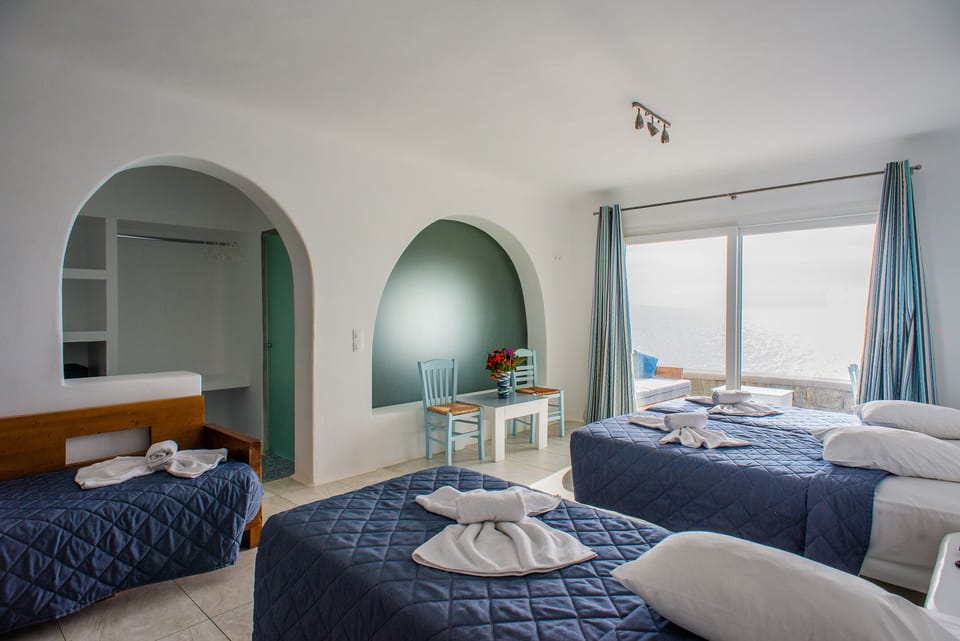 Deluxe Triple Room | Free minibar items, in-room safe, iron/ironing board, free WiFi