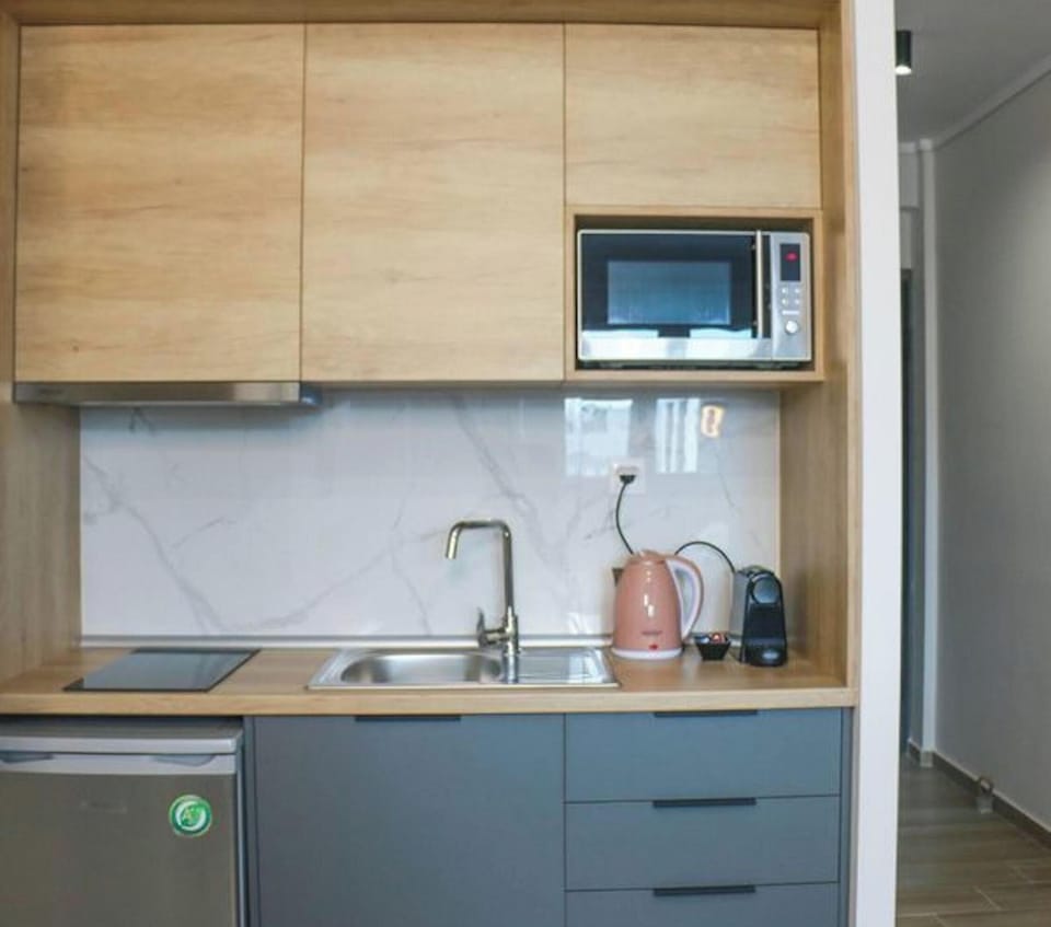Studio, 1 Bedroom, Accessible, City View | Interior