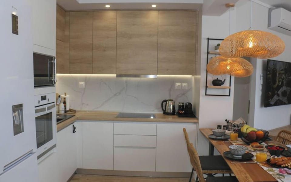 Apartment, 2 Bedrooms, Accessible, Balcony | Dining