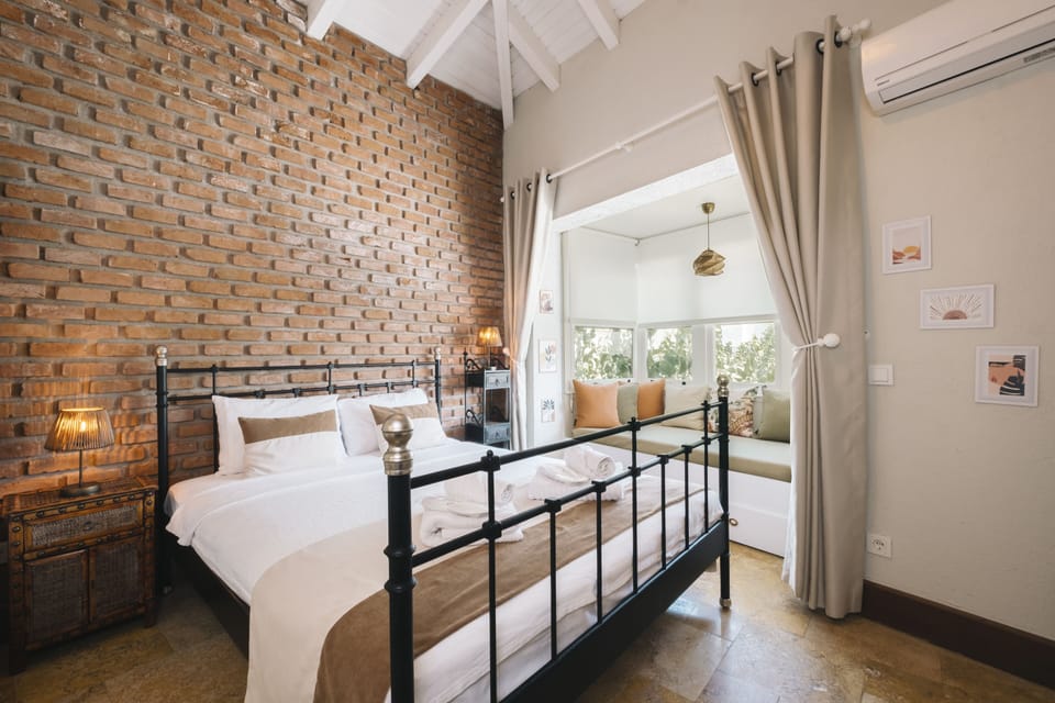 Deluxe Cumbali Oda | Desk, free WiFi, bed sheets