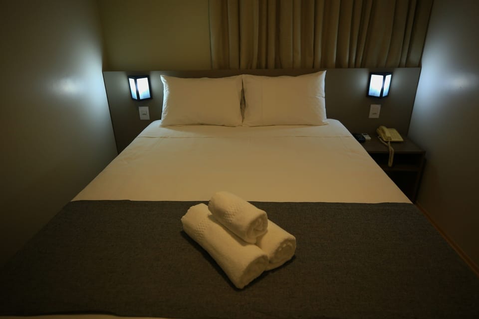 Double Room | Hypo-allergenic bedding, desk, laptop workspace, free WiFi