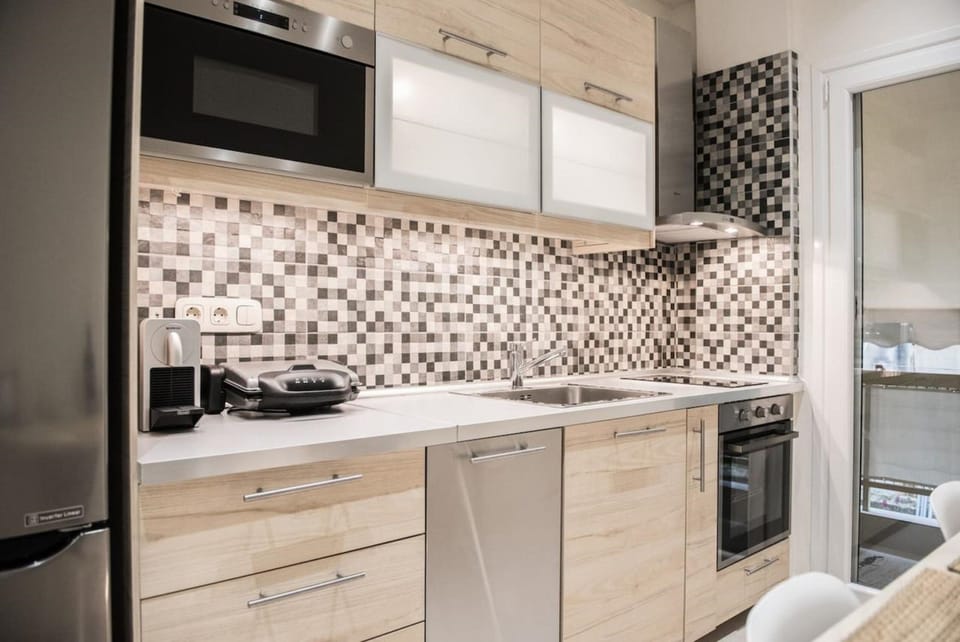 Luxury Apartment, 2 Bedrooms | Private kitchen | Full-size fridge, oven, stovetop, electric kettle