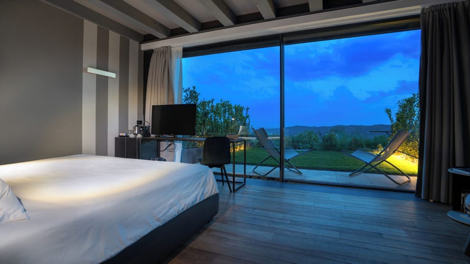 Panoramic Room | Premium bedding, down comforters, pillowtop beds, minibar