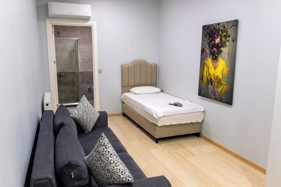 Family Condo | Egyptian cotton sheets, premium bedding, in-room safe, desk