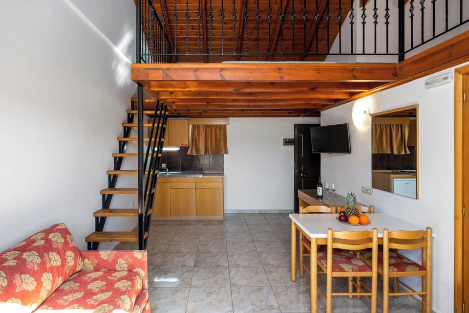 Duplex Family Maisonette | In-room safe, blackout drapes, iron/ironing board (on request)