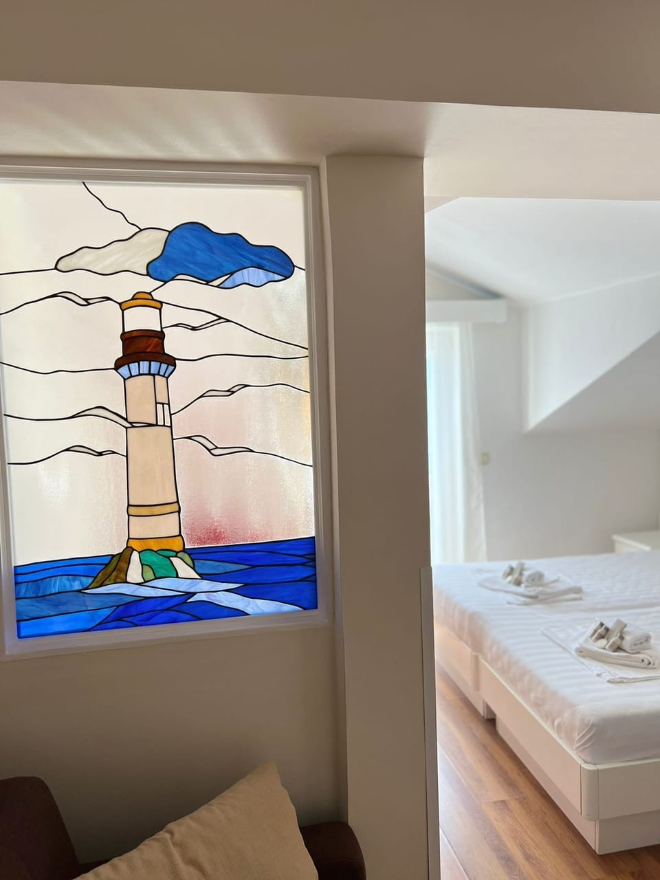 Deluxe Room | Minibar, in-room safe, desk, blackout drapes