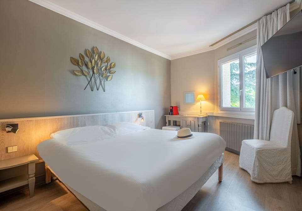 Superior Double Room | Premium bedding, in-room safe, individually furnished, desk