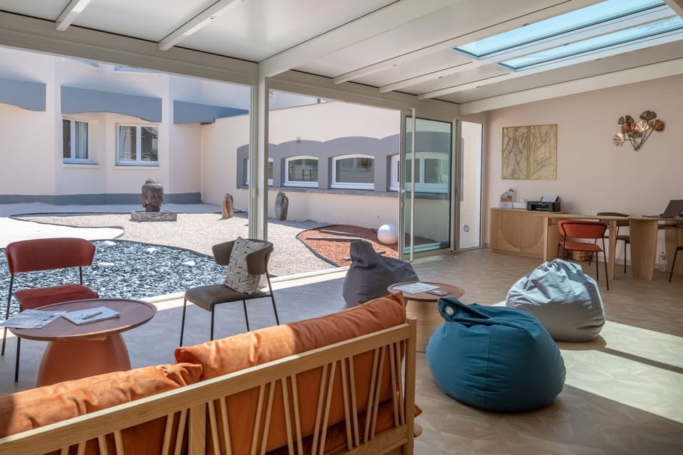 Couples treatment rooms, sauna, hot tub, body treatments, body wraps