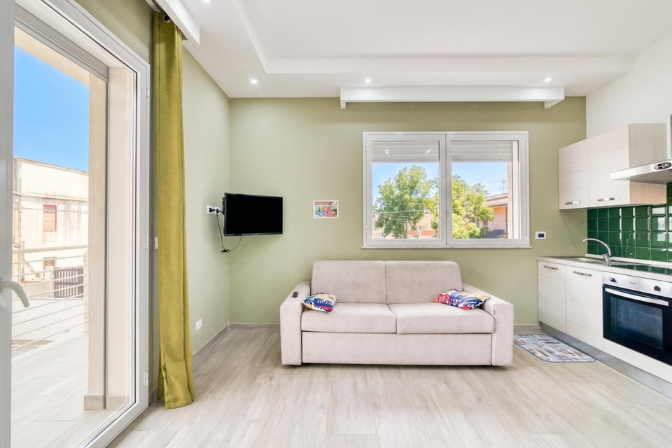 Family Apartment, 1 Bedroom, Balcony, Sea Facing (Corallo House 200m From The Sea) | Interior