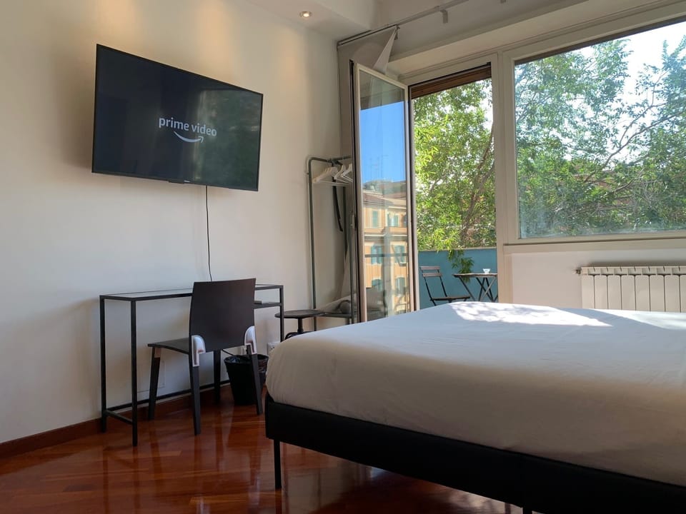 Deluxe Double Room, Balcony | Iron/ironing board, free WiFi