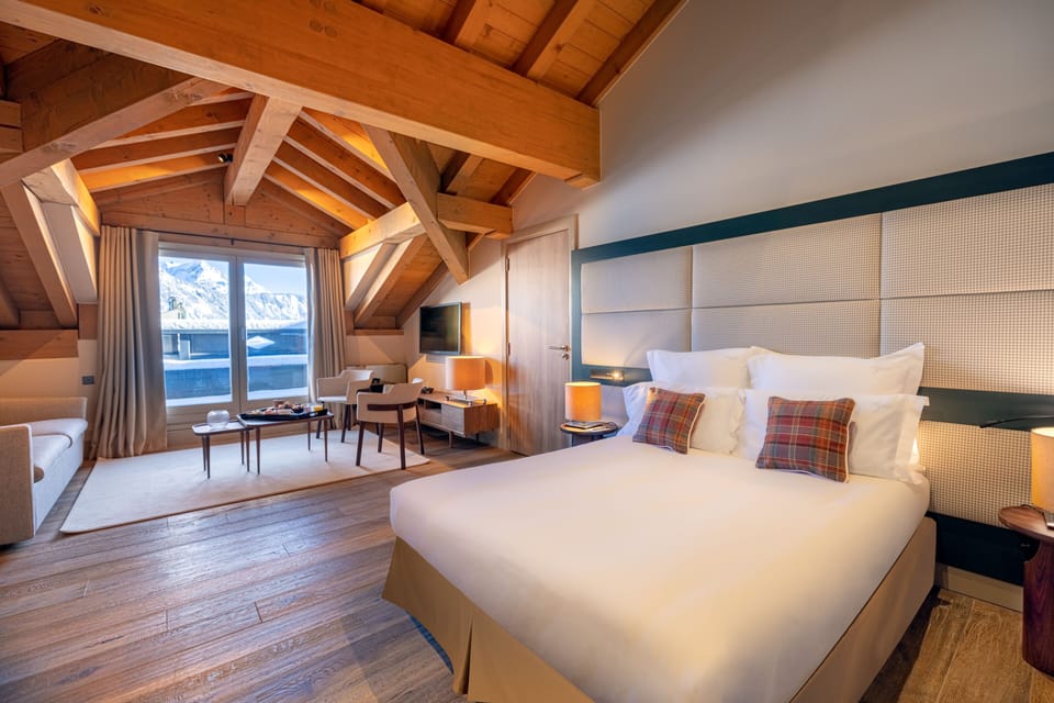 Penthouse, Mountain View | Premium bedding, minibar, desk, blackout drapes