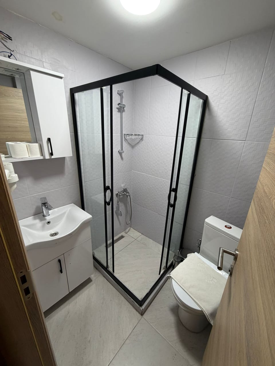 Deluxe Double Room | Bathroom