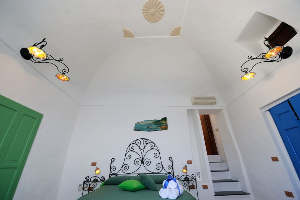 Quadruple Room, Terrace | In-room safe, desk, soundproofing, WiFi (free)