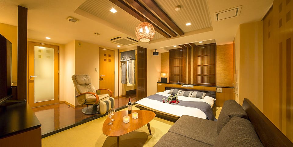 Luxury Double Room | Down comforters, WiFi (free)