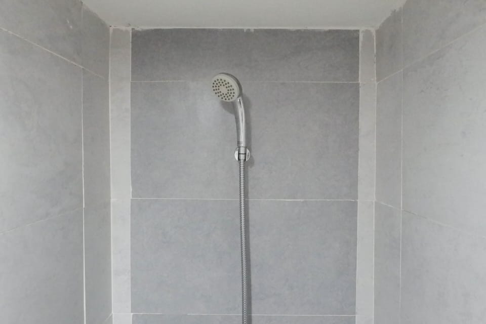Room | Bathroom | Shower, free toiletries, towels