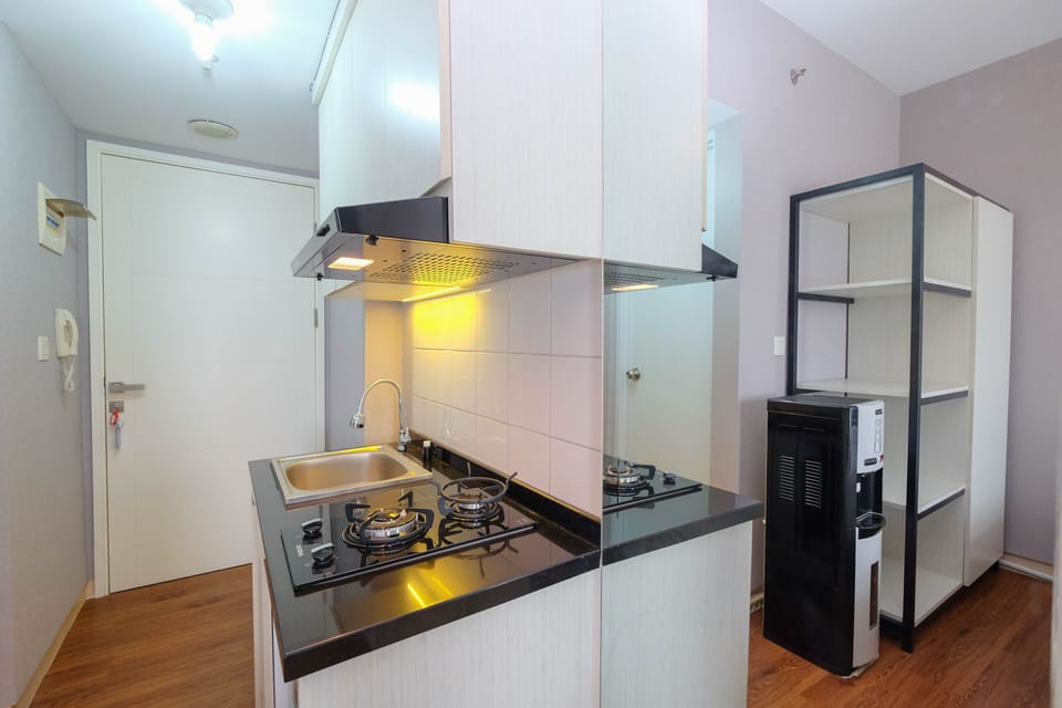 Room | Private kitchen | Fridge, stovetop, cookware/dishes/utensils