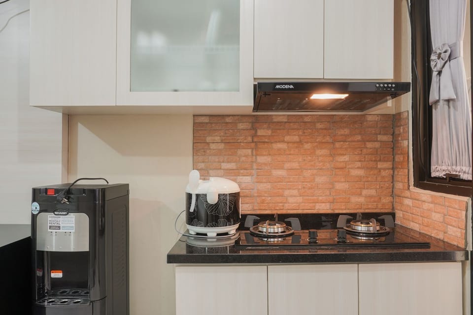 Room | Private kitchen | Fridge, stovetop, cookware/dishes/utensils