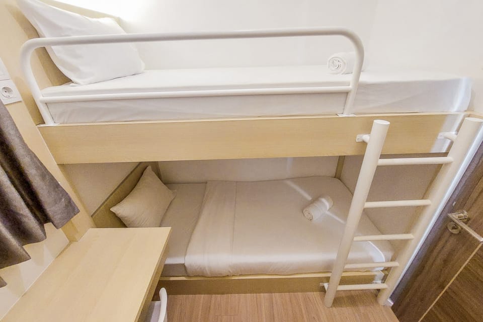 Room | 2 bedrooms, bed sheets