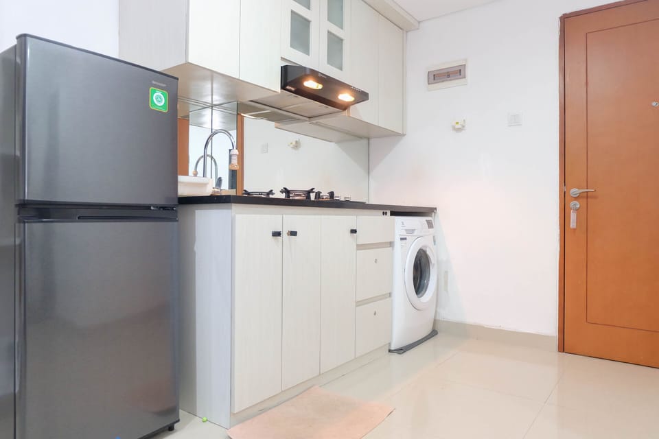 Room | Private kitchen | Fridge, stovetop, cookware/dishes/utensils