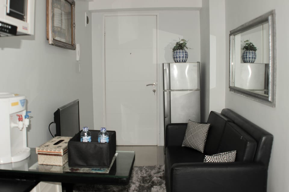 Room | Living room | TV