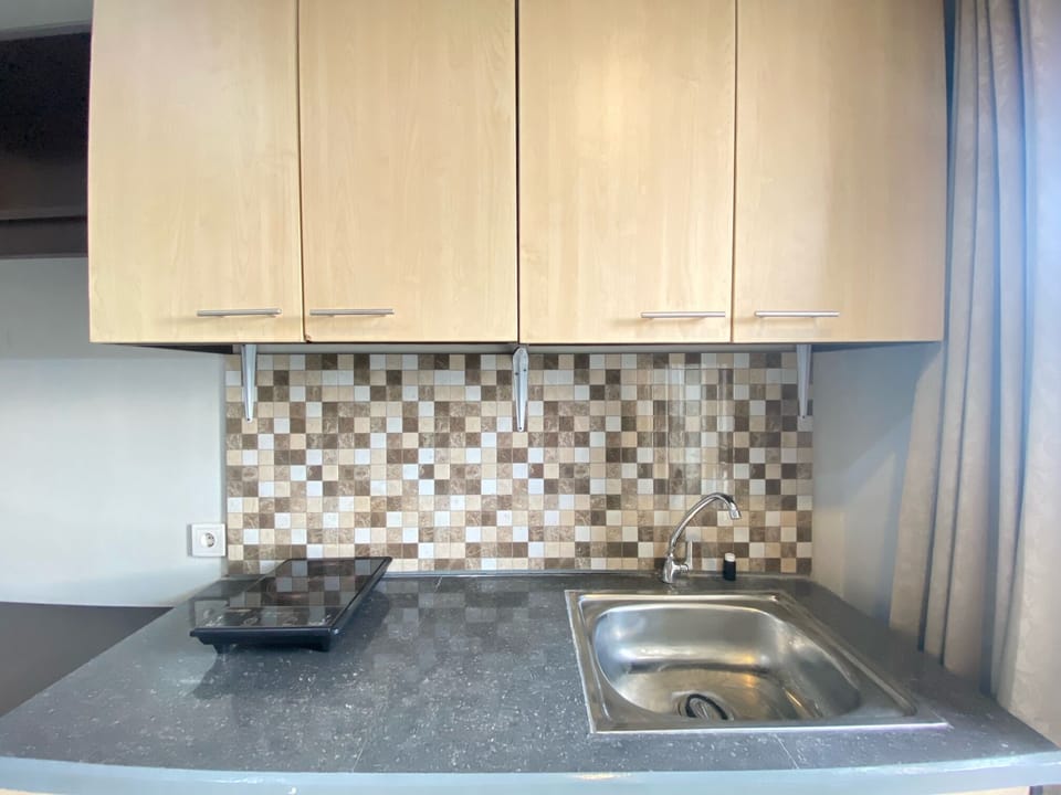 Room | Private kitchen | Fridge, stovetop, cookware/dishes/utensils