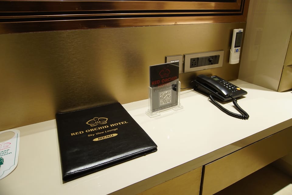 Deluxe Room | Premium bedding, memory foam beds, in-room safe, laptop workspace