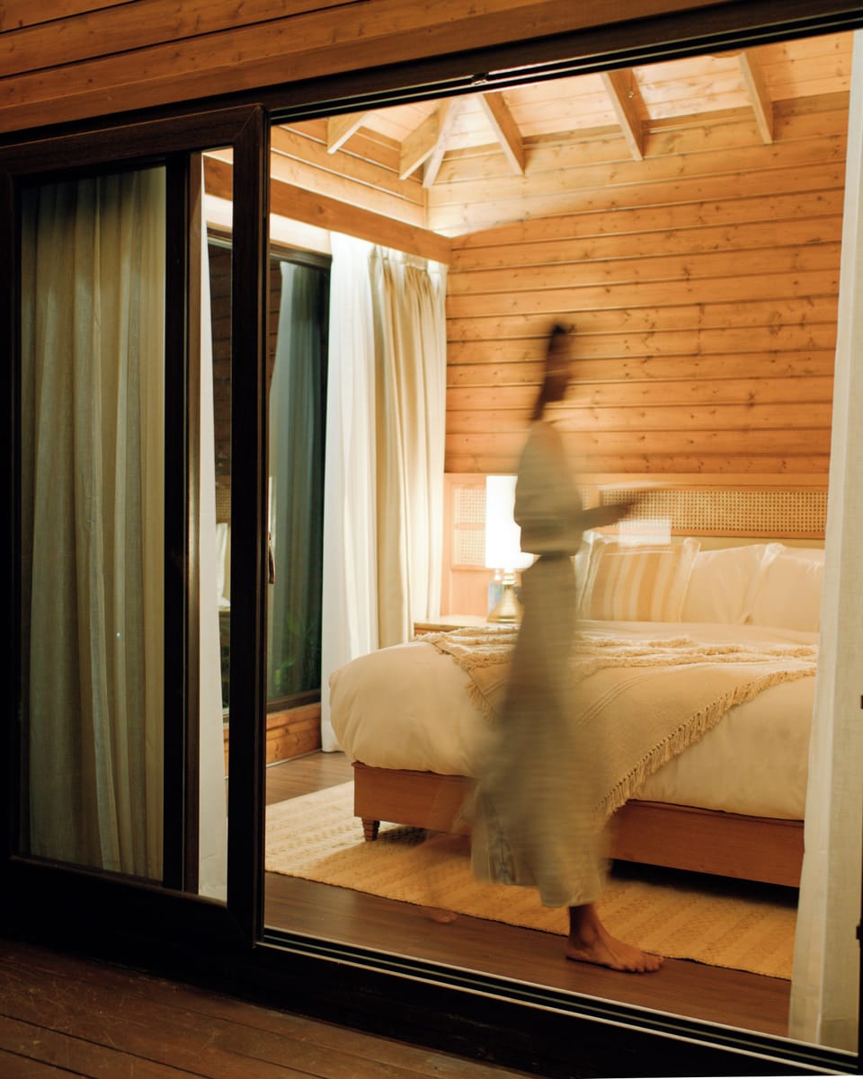 Luxury Room | 1 bedroom, premium bedding, iron/ironing board, free WiFi
