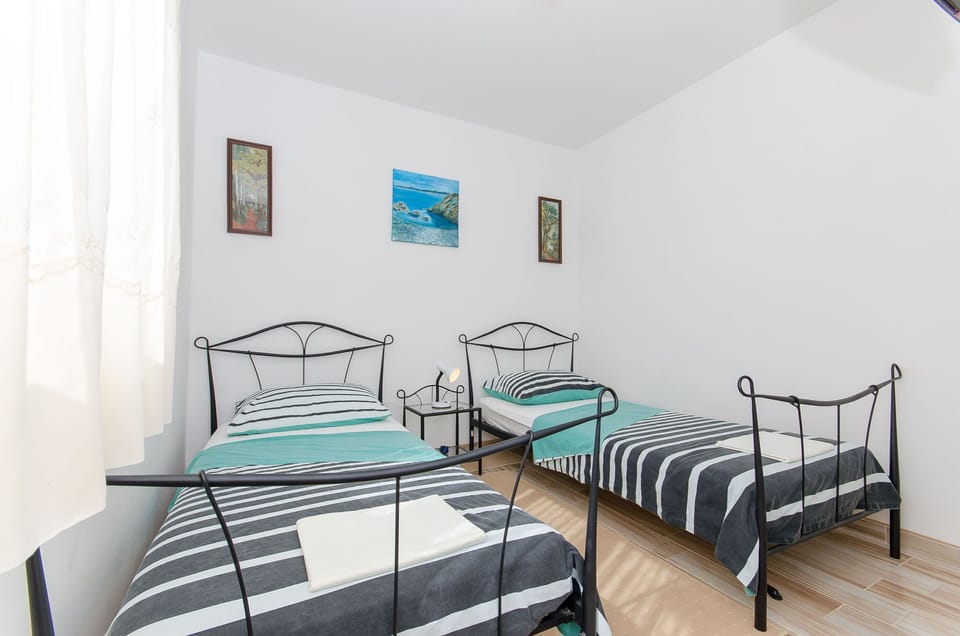 2 bedrooms, free WiFi