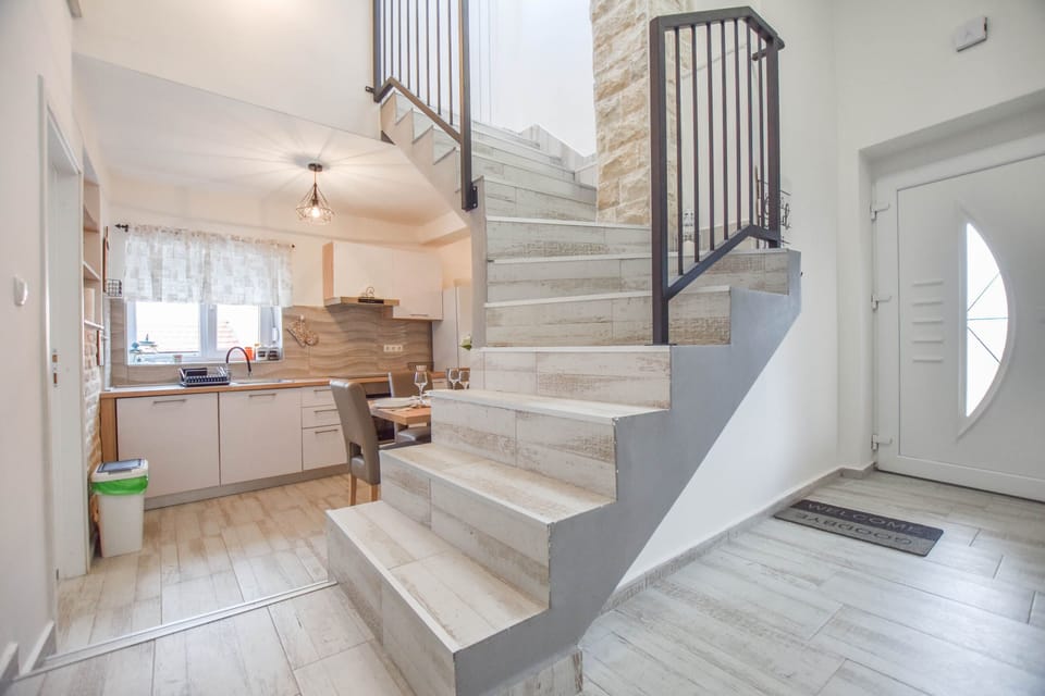 House | Private kitchen | Fridge, oven, stovetop, dishwasher