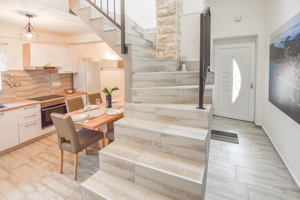 House | Private kitchen | Fridge, oven, stovetop, dishwasher