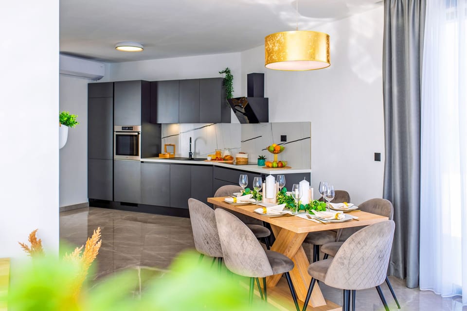 Villa | Dining