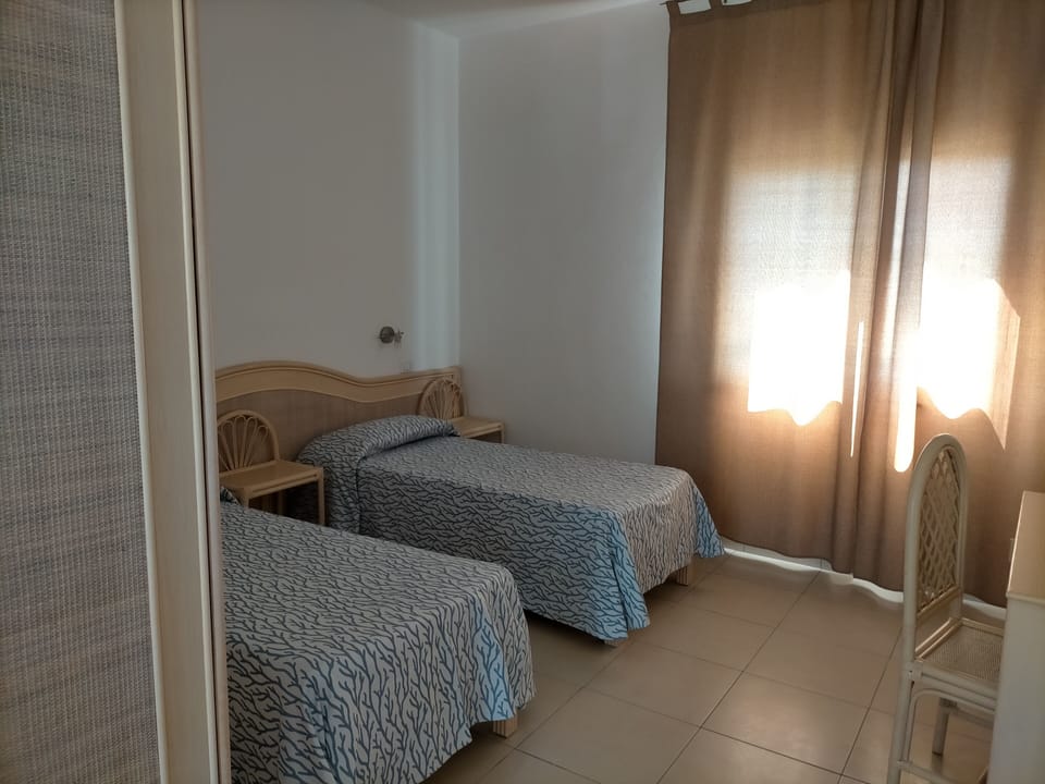 Room | In-room safe