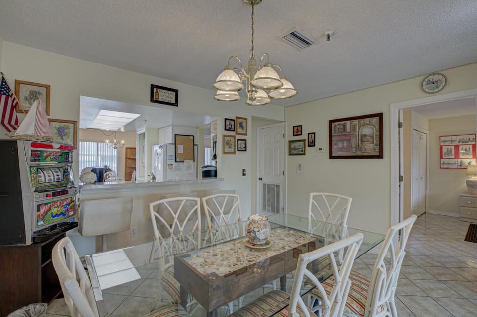 House | In-room dining