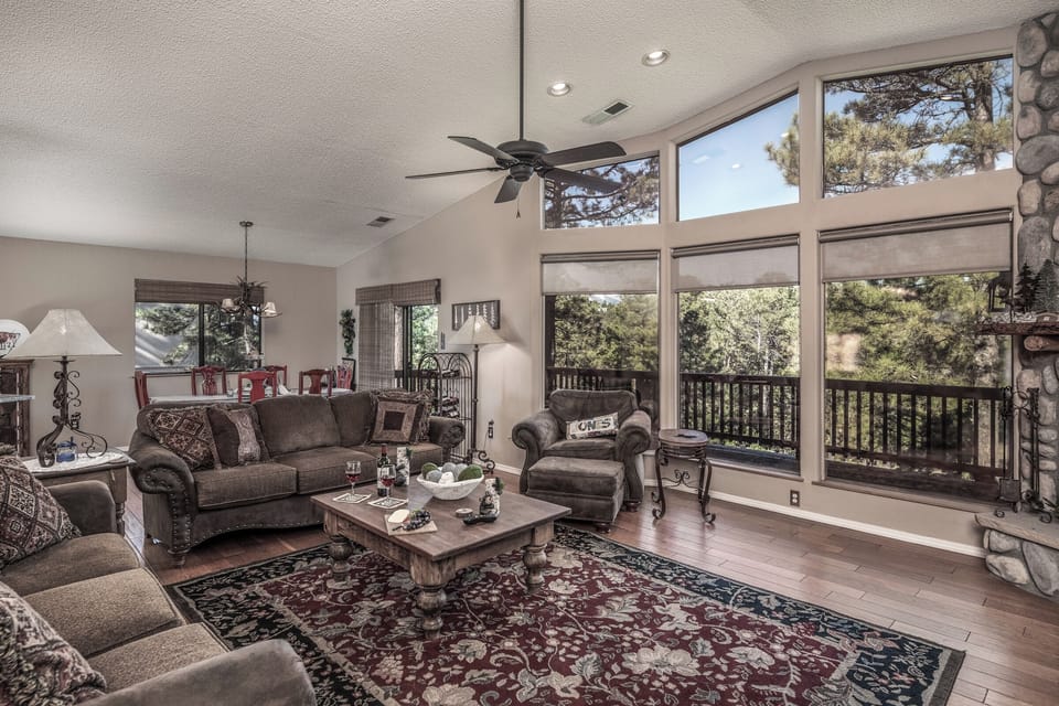 Studio (3 Bedrooms) | Property amenity