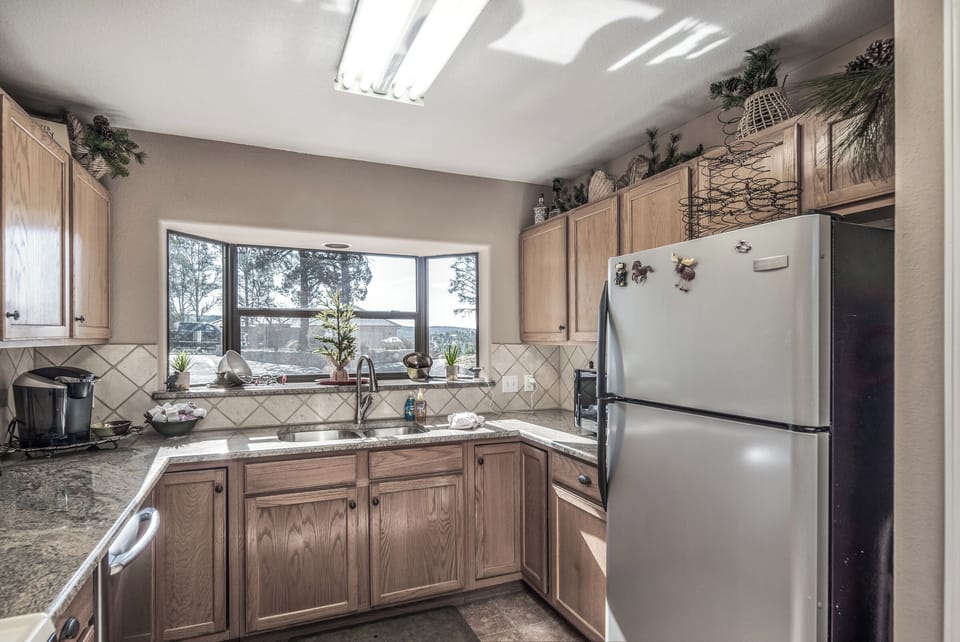 Studio (3 Bedrooms) | Property amenity