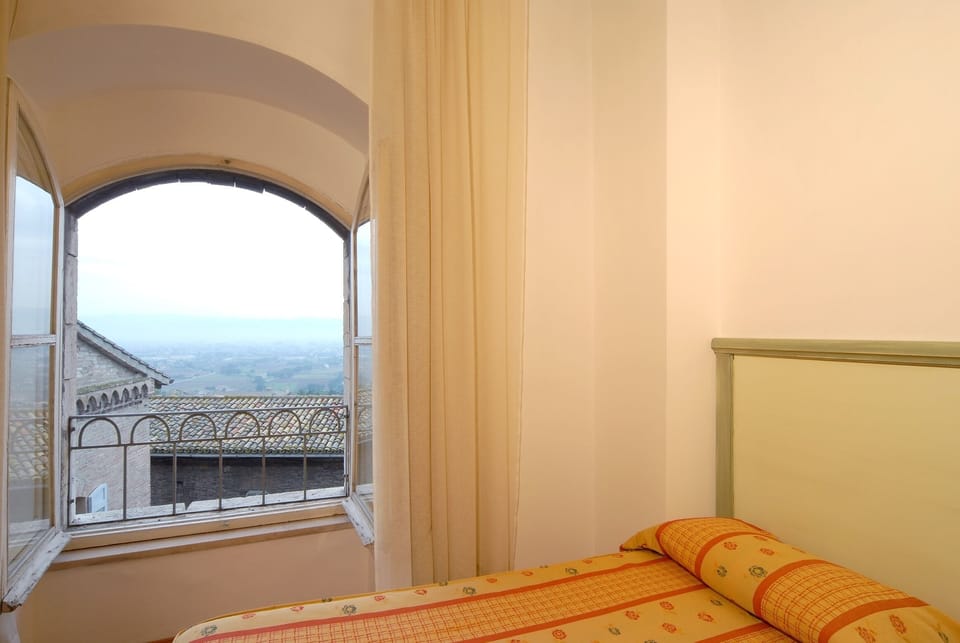 In-room safe, individually furnished, desk, laptop workspace