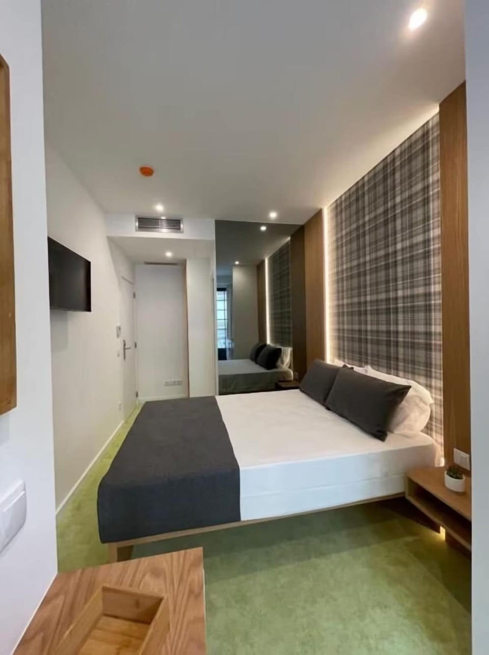 Studio, Balcony | Individually decorated, individually furnished, laptop workspace