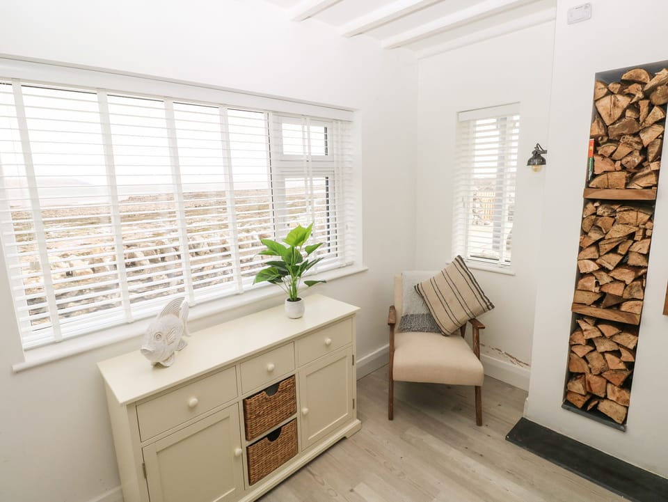 Cottage | 2 bedrooms, individually decorated, individually furnished, free WiFi