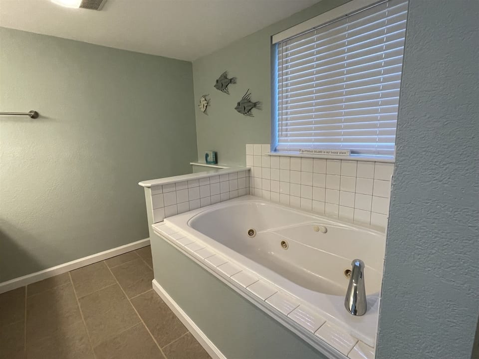 Salty Dog 2 Bedroom Villa by RedAwning Apartment in Hatteras Island