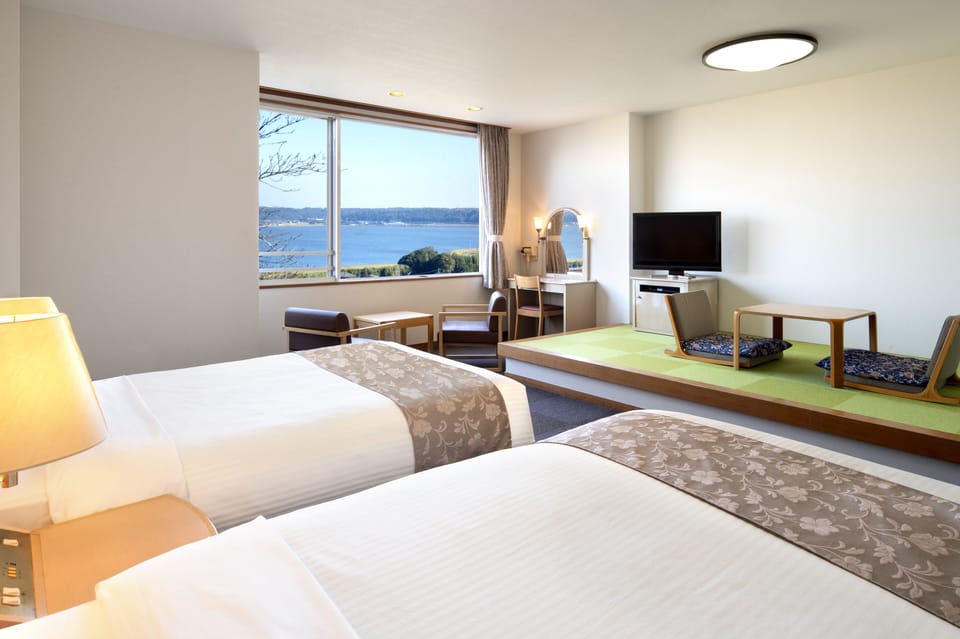 Superior Twin Room (With bath) Non Smoking | In-room safe, blackout drapes, WiFi (free)