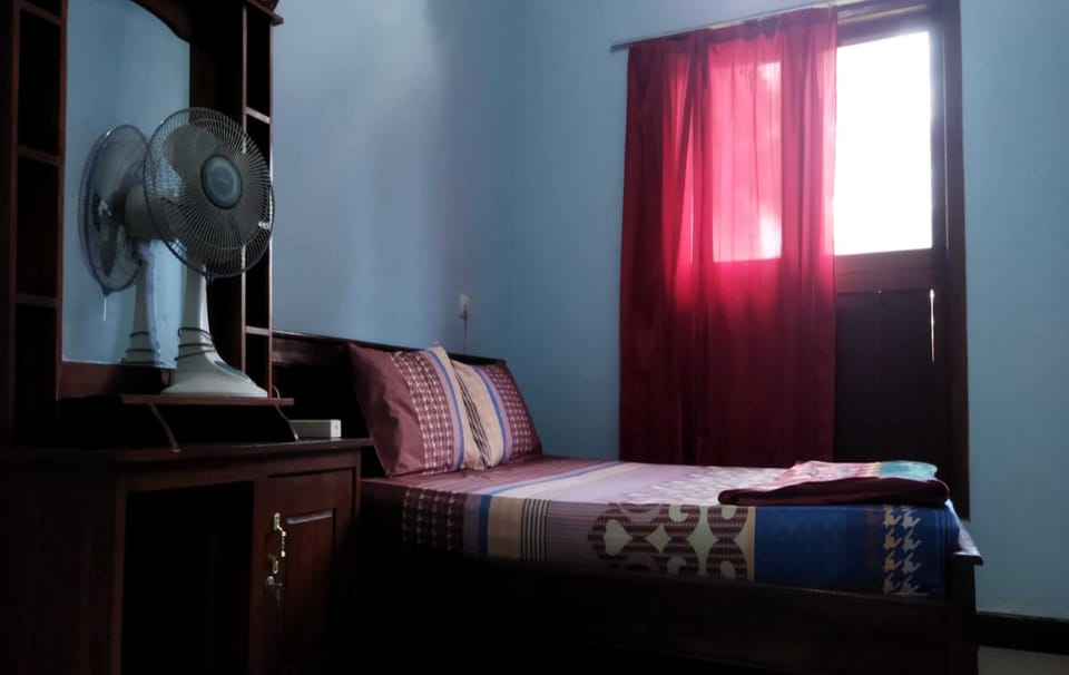 Deluxe Double Room | Desk